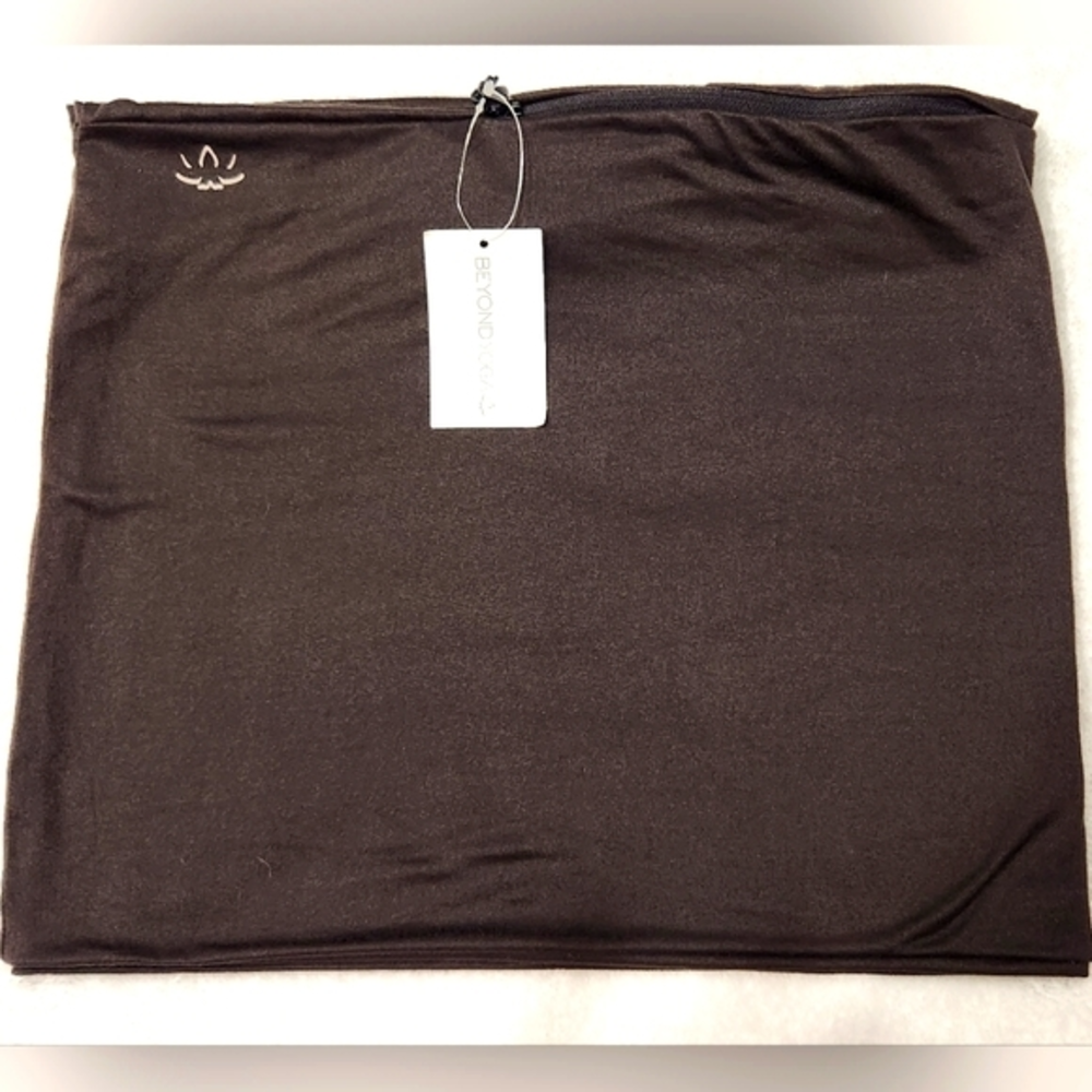 Beyond Yoga Infinity Scarf Blackβ Zipper Pocket Stretch 14x30.5 NWT